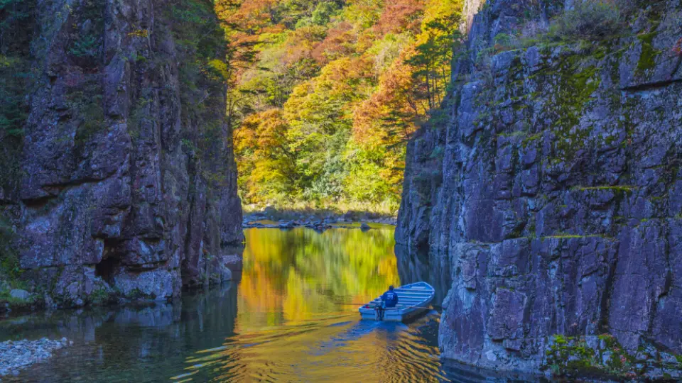 Venture to Yuki for shower climbing and an onsen experience, complemented by a hiking adventure in Sandankyo Gorge